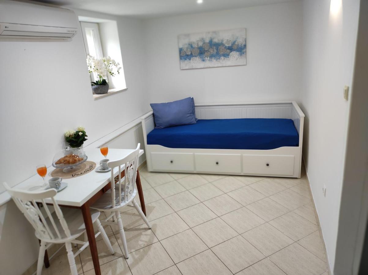 Apartment Stone House Lovric *