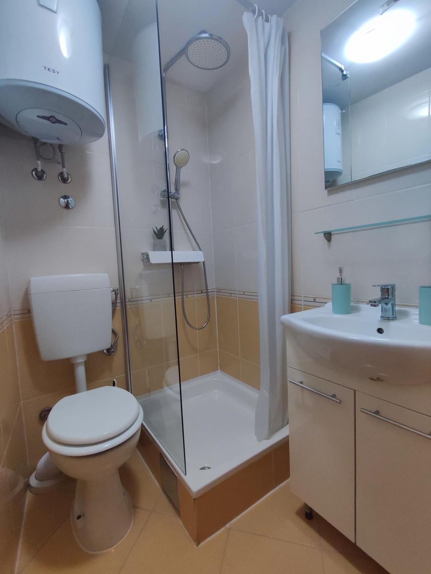 Stone House Lovric Apartment *